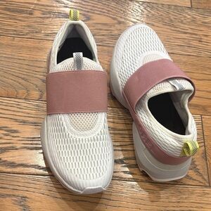 Sorel White and Pink Women's kinetic impact strap Sneakers size 8